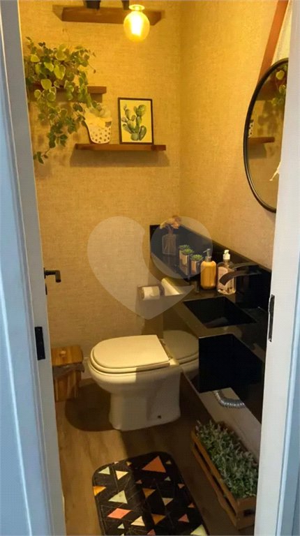 Casa à venda com 3 quartos, sendo 1 suíte,  no condomínio Villas de São Francisco I, São Paulo - SP