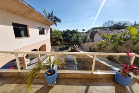 Casa à venda com 4 suítes no condomínio Villa Viana II, Cotia - SP