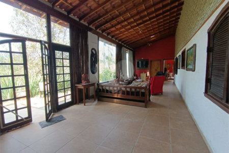Chácara à venda com 5 quartos, sendo 3 suítes, em Vila Darcy Penteado (mailasqui), São Roque, SP