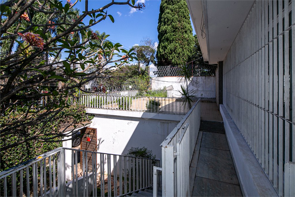 Casa Térrea à venda com 4 quartos, sendo 1 suíte,  em Brooklin Velho, São Paulo, SP