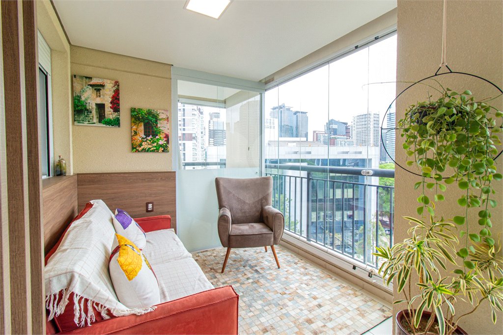 Apartamento à venda com 3 suítes em Chácara Santo Antônio, São Paulo, SP