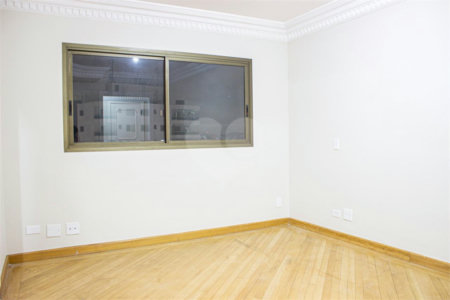 Apartamento à venda com 3 suítes em Jardim Londrina, São Paulo, SP