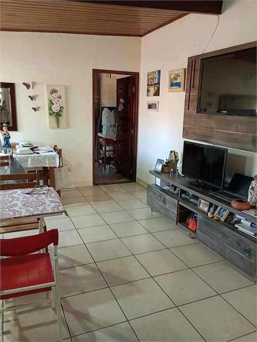 Casa à venda com 6 quartos, sendo 2 suítes,  em Parque São George, Cotia, SP
