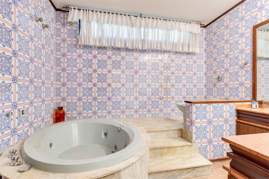 Casa Térrea à venda com 4 quartos, sendo 2 suítes, em Brooklin Velho, São Paulo, SP