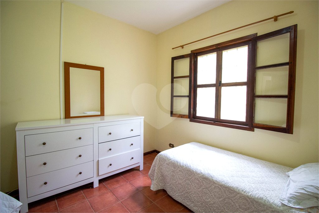 Casa à venda ou para alugar com 5 quartos, sendo 2 suítes, no condomínio Restinga Verde, São Roque - SP