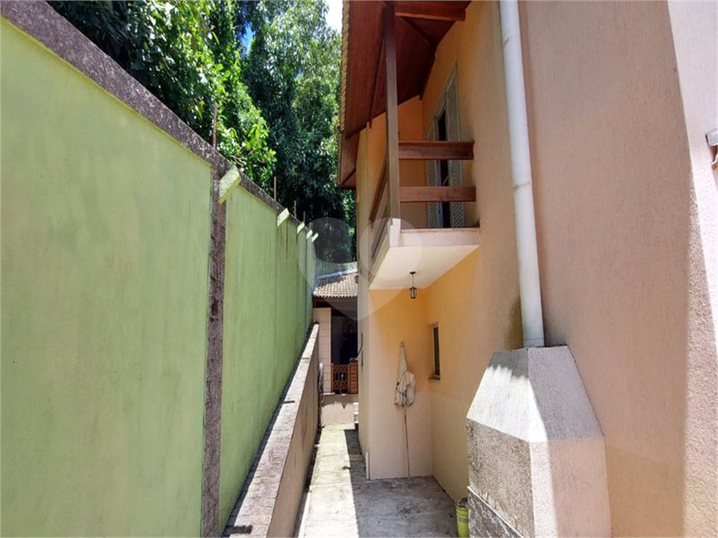 Casa à venda com 4 suítes no condomínio Sausalito, Mairiporã - SP