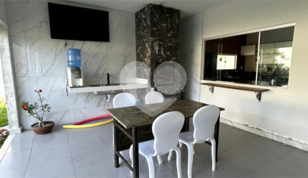 Casa à venda com 3 quartos, sendo 1 suíte, em Outerio da Glória, Porto Seguro, BA