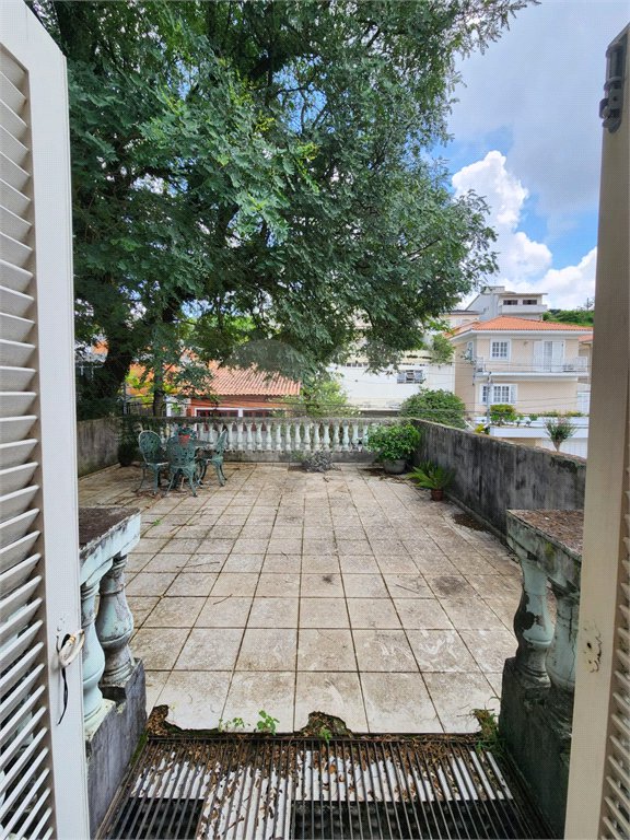 Sobrado à venda com 4 quartos, sendo 2 suítes, em Jardim Leonor, São Paulo, SP