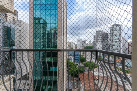 Apartamento à venda com 3 suítes em Vila Nova Conceição, São Paulo, SP