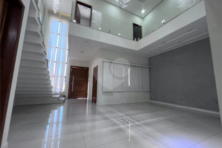 Casa à venda com 3 quartos, sendo 1 suíte, no condomínio Jardim Guarujá, Salto - SP