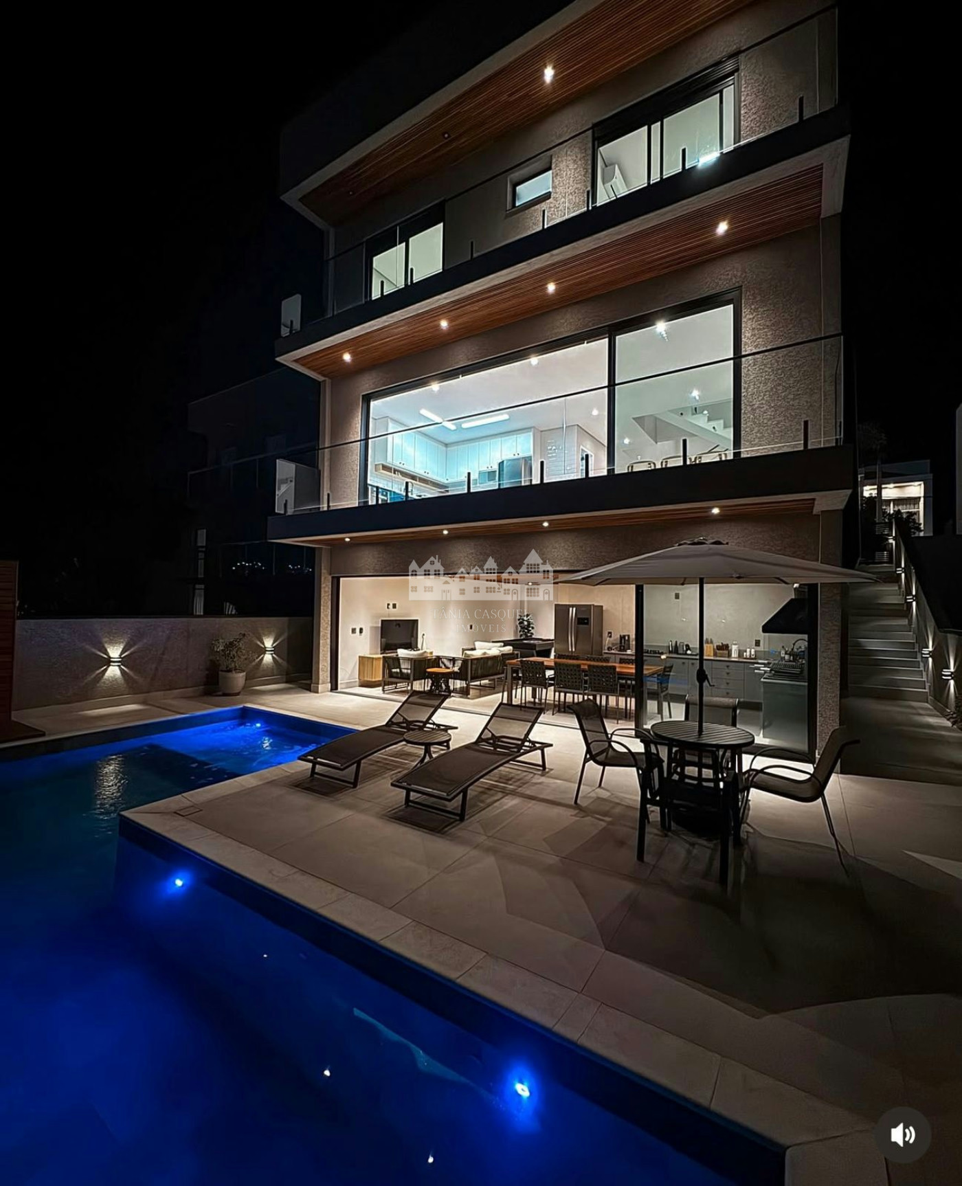 Casa à venda com 4 quartos, sendo 3 suítes, em Rio Abaixo, Atibaia, SP