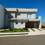 Sua nova casa com piscina e área gourmet te espera! no Golden Park em Hortolandia