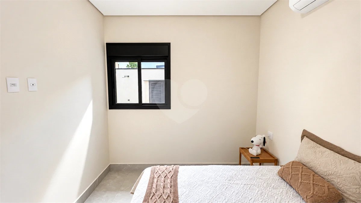 Indaiatuba - Casa condomínio Park Vista Real - AT : 200m - AC : 140m - Boiller Instalado - torneiras quentes - 3 quartos : sendo 1 suite - Suite - Ar Condicionado Samsung 12 Btu’s; arandelas de cabeceira , Dommus Closet . Esquadria , porta automática . 2 Quartos - Ar Condicionado Samsung 9 Bt