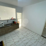 Casa térrea e salão comercial a venda no Jardim Bandeirantes.