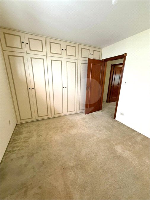Sobrado à venda com 5 quartos, sendo 3 suítes,  em Jardim Leonor, São Paulo, SP
