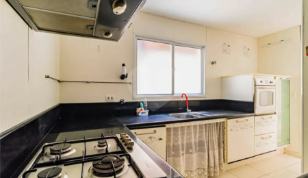 Casa à venda com 3 quartos, sendo 1 suíte, no condomínio Villa Bella, São Paulo - SP