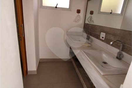 Casa à venda com 3 suítes no condomínio Jardim Primavera, Louveira - SP