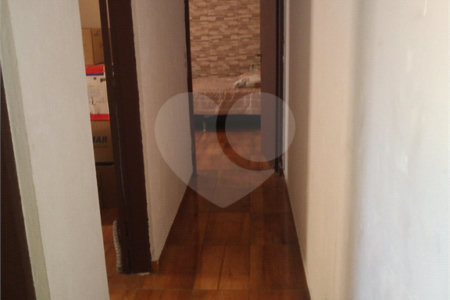 Casa à venda com 4 quartos, sendo 1 suíte, em Vila Pirajussara, São Paulo, SP