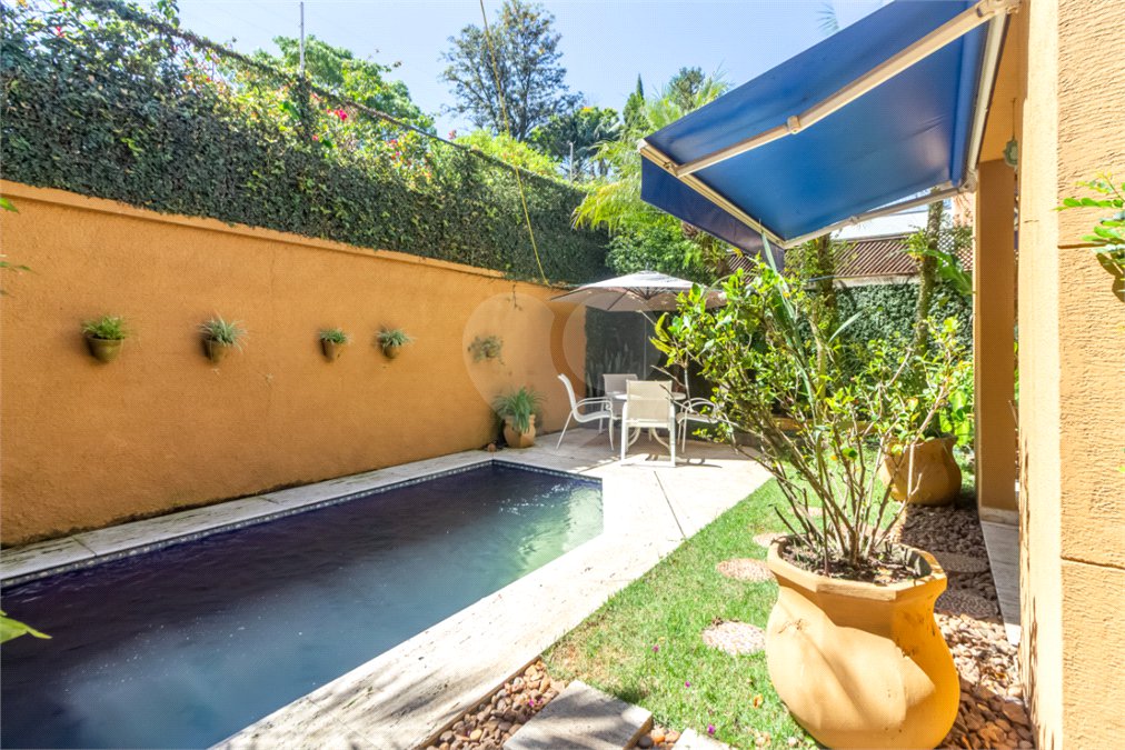 Casa à venda com 4 quartos, sendo 2 suítes, em Alto da Boa Vista, São Paulo, SP