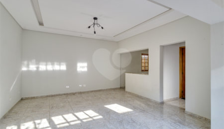Casa à venda com 2 quartos, sendo 1 suíte, em Campo Belo, São Paulo, SP