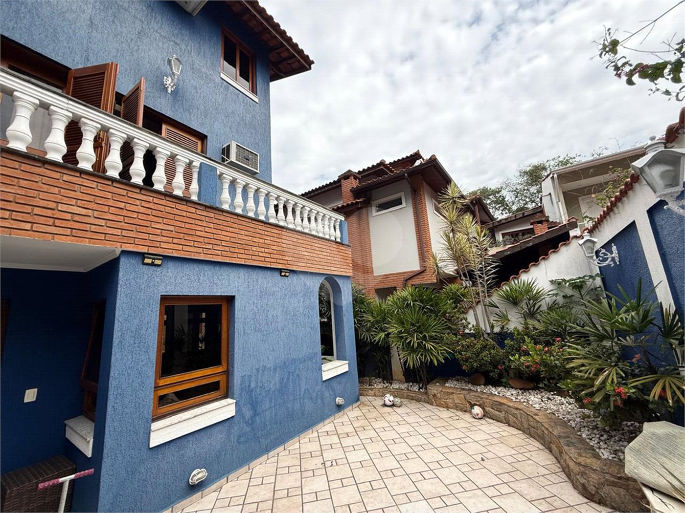 Casa à venda ou para alugar com 3 quartos, sendo 1 suíte, no condomínio Da Serra, São Paulo - SP
