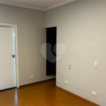 Casa à venda com 3 quartos, sendo 1 suíte, no condomínio Residencial Villa dos Inglezes, Sorocaba - SP