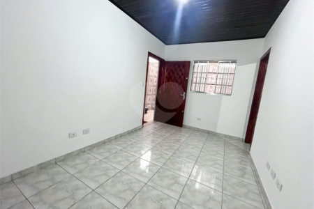 Casa à venda com 4 quartos, sendo 2 suítes, em Jardim São Paulo(zona Norte), São Paulo, SP