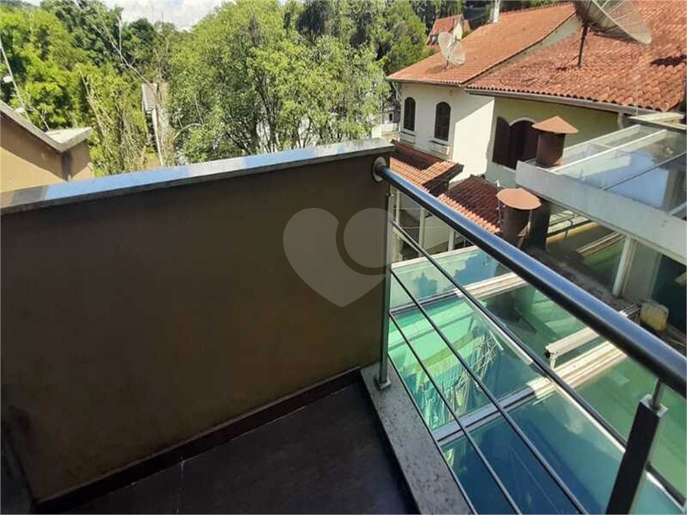 Casa à venda com 4 quartos, sendo 2 suítes, no condomínio Florada da Serra, São Paulo - SP