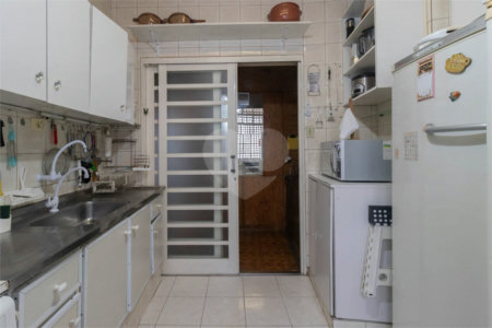 Apartamento à venda com 3 quartos, sendo 1 suíte, em República, São Paulo, SP