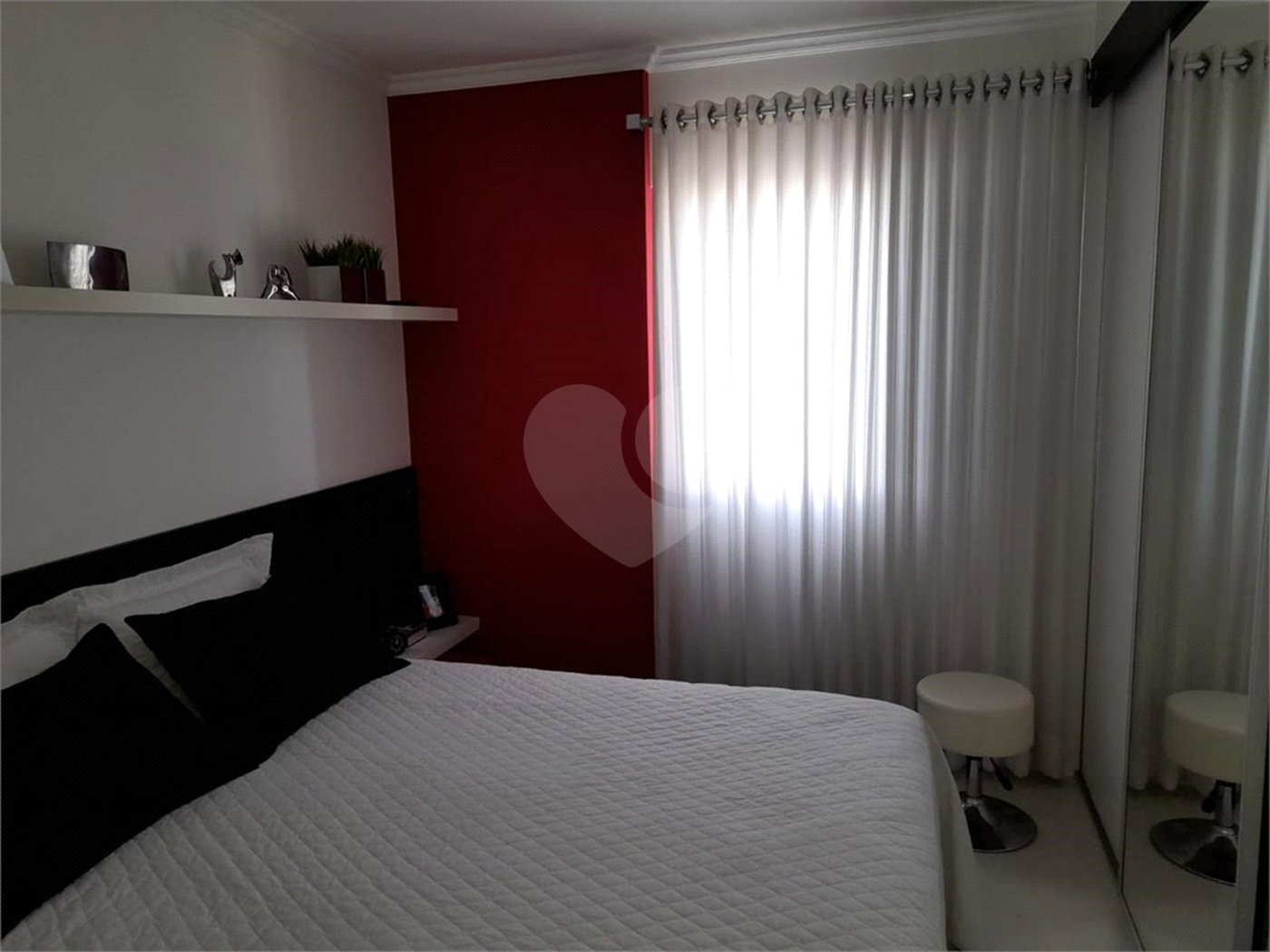 Apartamento à venda com 3 quartos, sendo 1 suíte,  no Centro, Mogi das Cruzes, SP