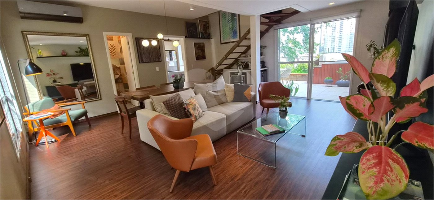 Casa à venda com 3 quartos, sendo 1 suíte, no condomínio Townhouse Village Morumbi, São Paulo - SP