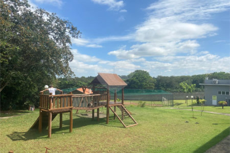Casa à venda com 3 quartos, sendo 1 suíte, no condomínio Jardim Guarujá, Salto - SP