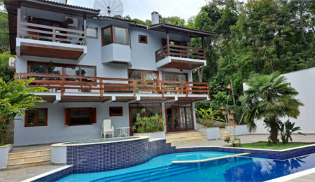 Casa à venda com 6 quartos, sendo 4 suítes,  no condomínio Alpes da Cantareira, Mairiporã - SP