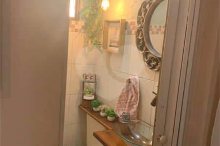 Casa à venda com 4 quartos, sendo 1 suíte, em Loteamento Shangrilá, Valinhos, SP
