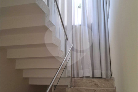 Casa à venda com 3 suítes no condomínio Portal do Jequitibá, Valinhos - SP