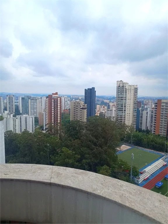 Apartamento à venda com 4 suítes em Vila Suzana, São Paulo, SP