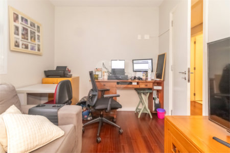 Apartamento à venda com 3 quartos, sendo 1 suíte, em Vila Sofia, São Paulo, SP