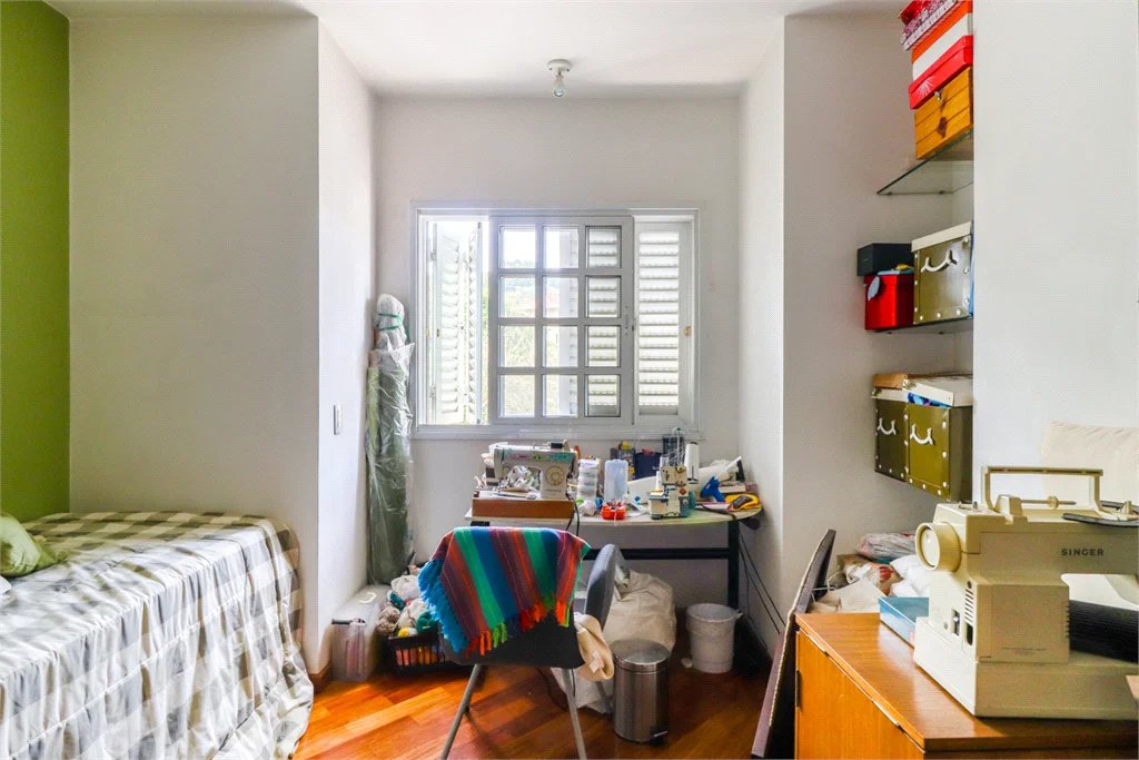 Sobrado à venda ou para alugar com 4 quartos, sendo 3 suítes, em Vila Madalena, São Paulo, SP