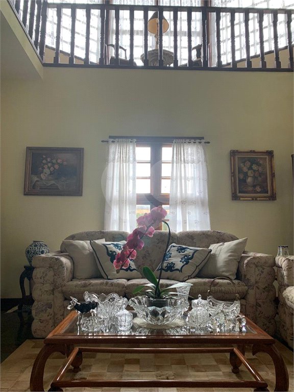 Casa à venda com 4 quartos, sendo 2 suítes,  em Mogi Moderno, Mogi das Cruzes, SP