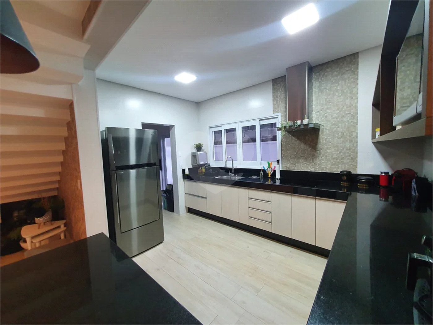 Casa à venda com 4 suítes no condomínio Granville São Venâncio, Itupeva - SP