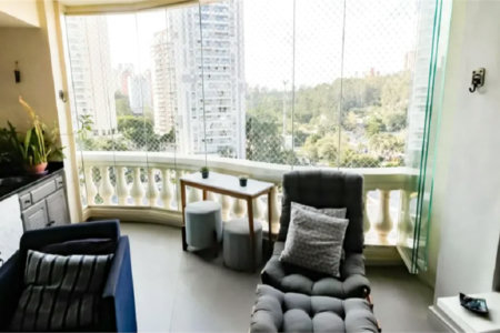 Apartamento à venda com 3 quartos, sendo 1 suíte,  em Vila Andrade, São Paulo, SP