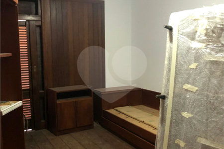Sobrado à venda com 3 quartos, sendo 1 suíte, em Vila Trujillo, Sorocaba, SP