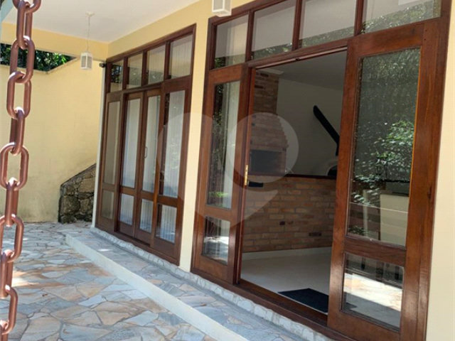Casa à venda com 3 suítes no condomínio Parque Imperial da Cantareira, Mairiporã - SP
