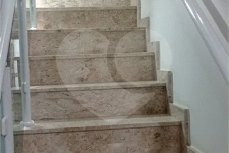 Sobrado à venda com 3 quartos, sendo 1 suíte,  em Vila Gustavo, São Paulo, SP