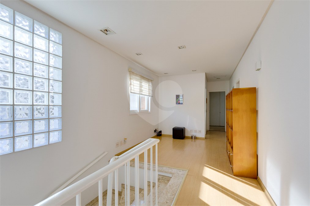 Casa de Vila à venda com 4 quartos, sendo 3 suítes, em Chácara Santo Antônio, São Paulo, SP