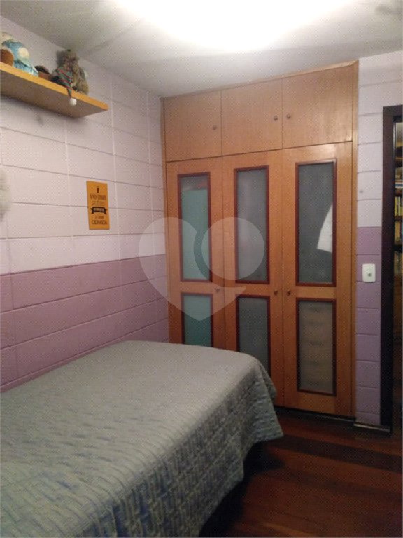 Casa Térrea à venda com 4 quartos, sendo 1 suíte, em Vila Guaca, São Paulo, SP