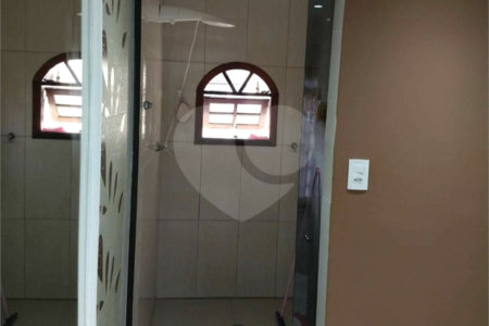 Sobrado à venda com 3 quartos, sendo 1 suíte,  em Jardim Santa Rita de Cássia, Suzano, SP