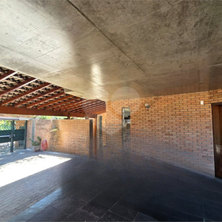 Casa à venda com 4 quartos, sendo 2 suítes, em Cidade São Francisco, São Paulo, SP