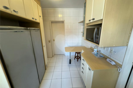 Apartamento à venda com 4 quartos, sendo 2 suítes,  em Pinheiros, São Paulo, SP
