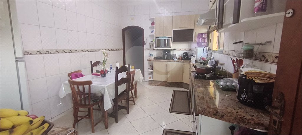 Casa à venda com 4 quartos, sendo 3 suítes, em Jardim Vila Galvão, Guarulhos, SP